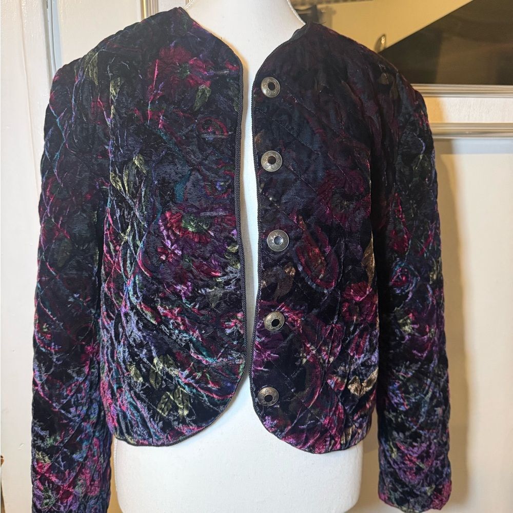 First Option Vintage Womens Large Jacket Black Floral Velvet Button
Quilted USA